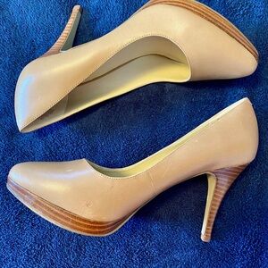 Nine West Plateau Taupe Heels Size 7